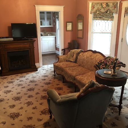 Hayes House Bed And Breakfast Маскоги Экстерьер фото