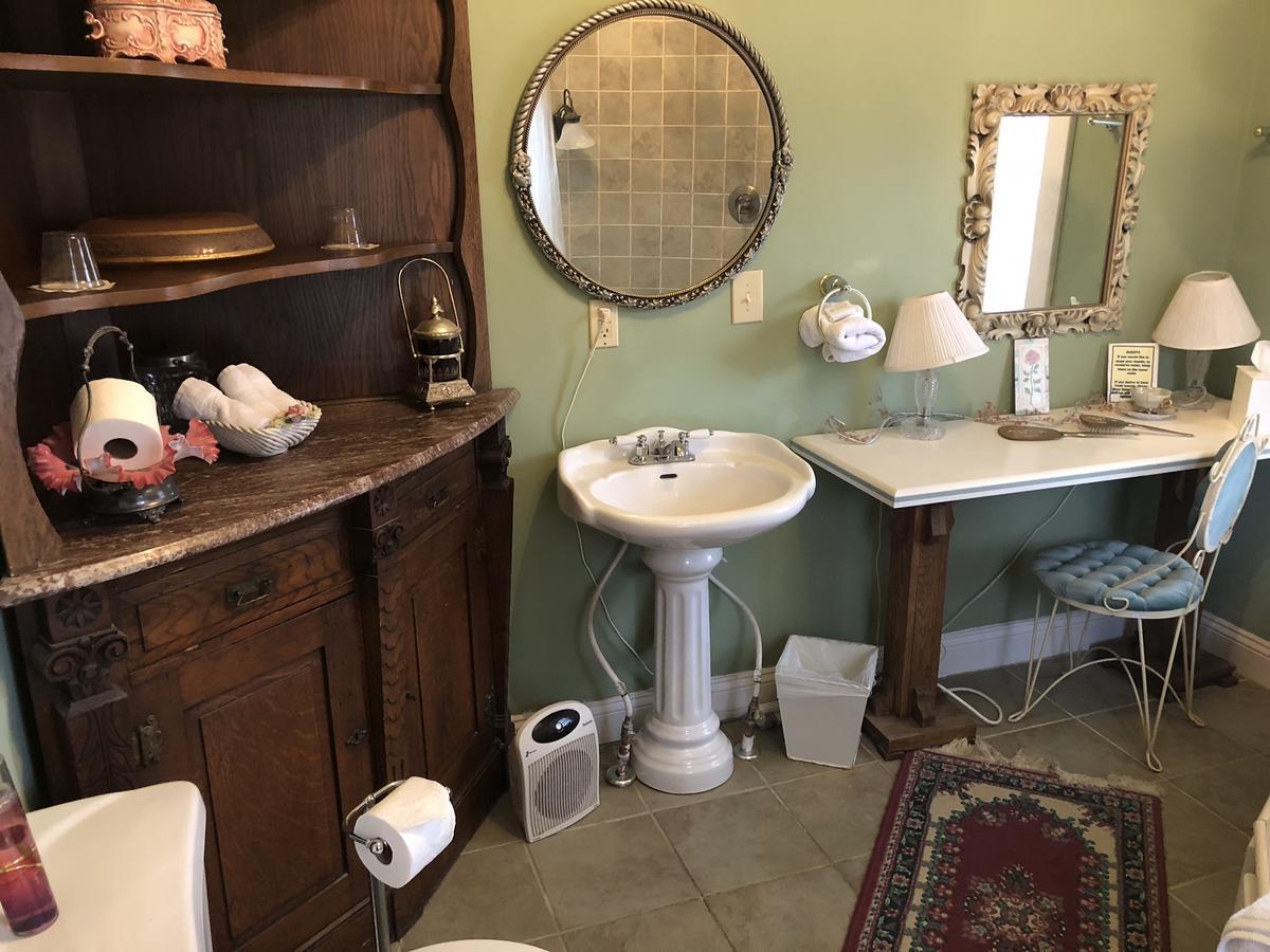 Hayes House Bed And Breakfast Маскоги Экстерьер фото